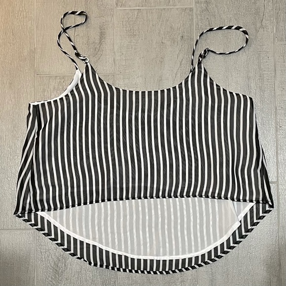 Arden B flowy crop top - Picture 4 of 6